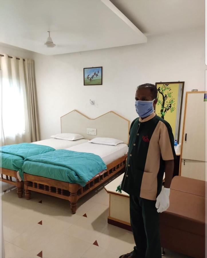 Hotel Sharada International Udupi Ngoại thất bức ảnh