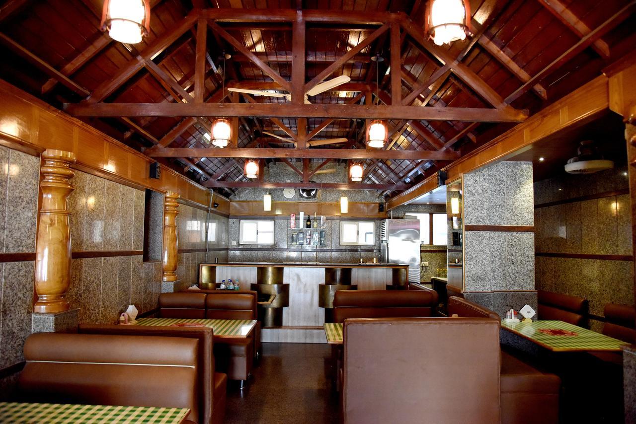 Hotel Sharada International Udupi Ngoại thất bức ảnh