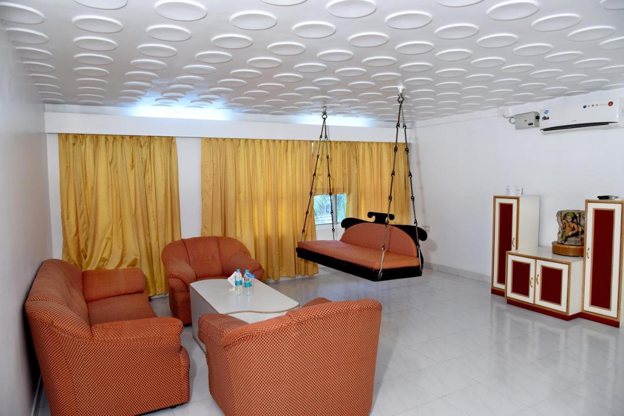 Hotel Sharada International Udupi Ngoại thất bức ảnh