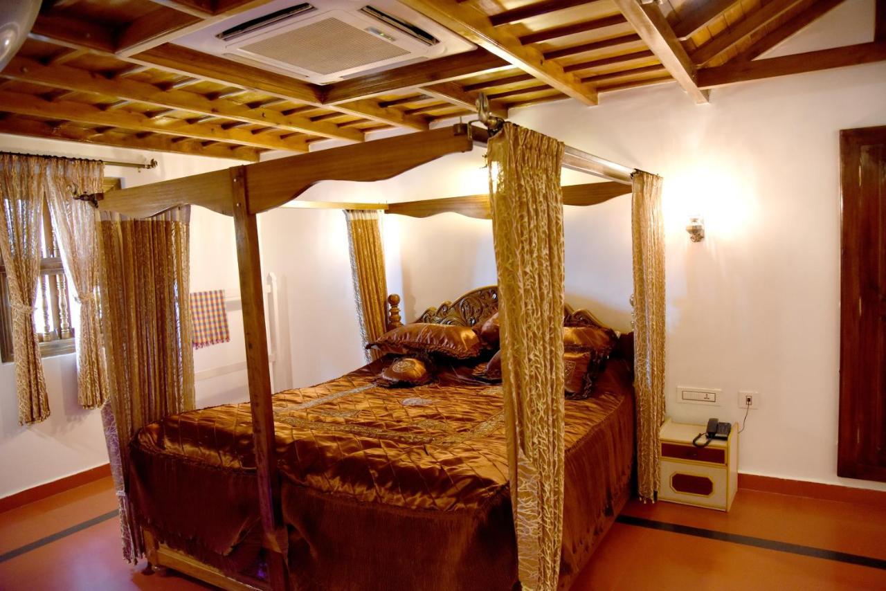 Hotel Sharada International Udupi Ngoại thất bức ảnh